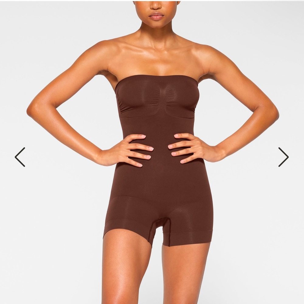 Skims 🤎🤎 Seamless Sculpt Strapless Shortie Bodysuit Size Small New w/o Box